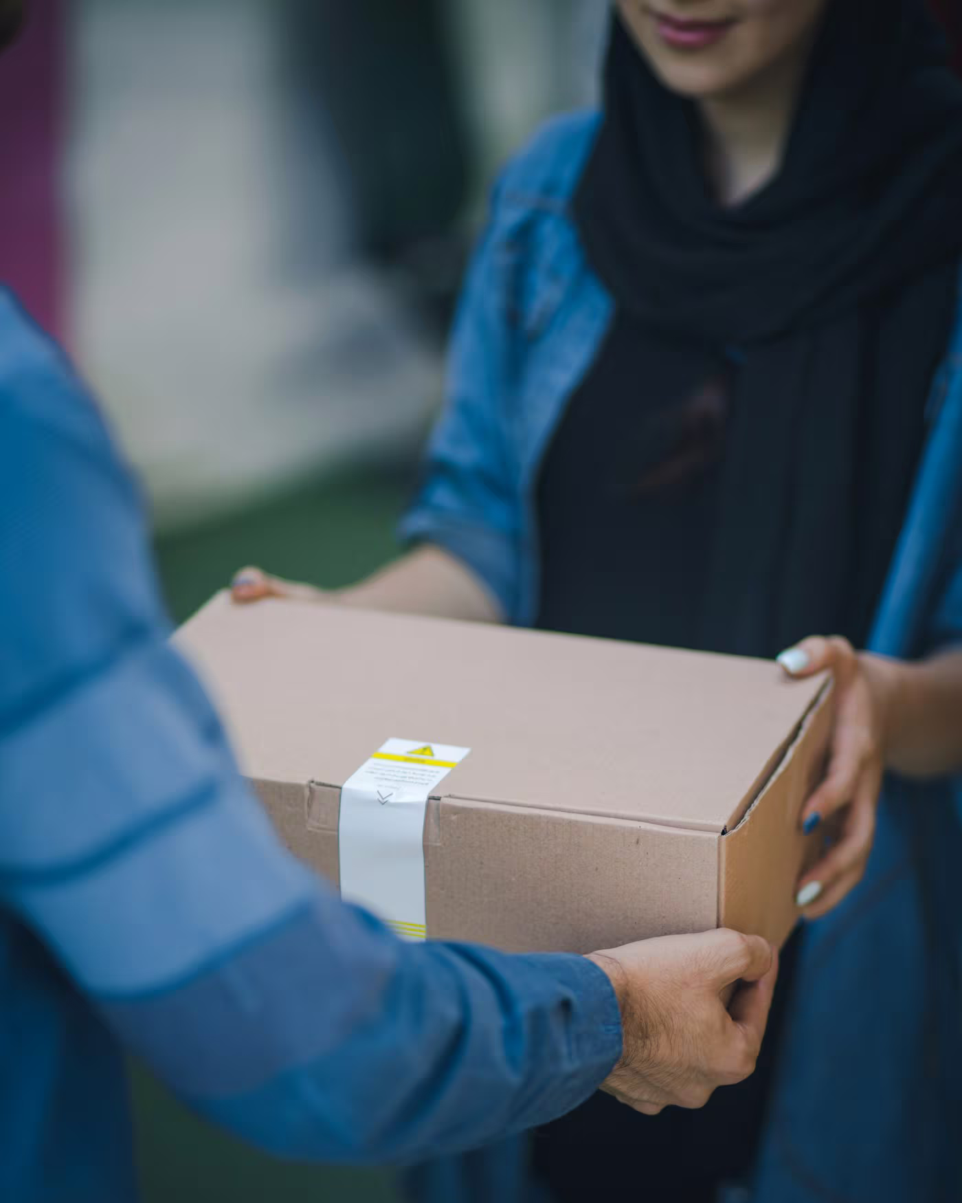 Versandkosten optimieren — Multi-Carrier & Right-Sized Packaging